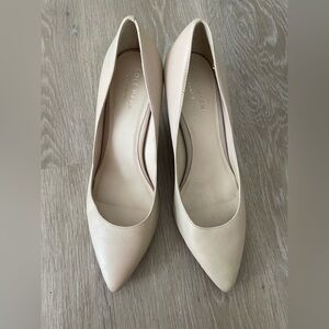 Cole Haan ivory leather Gemma Logo Pump size 7
